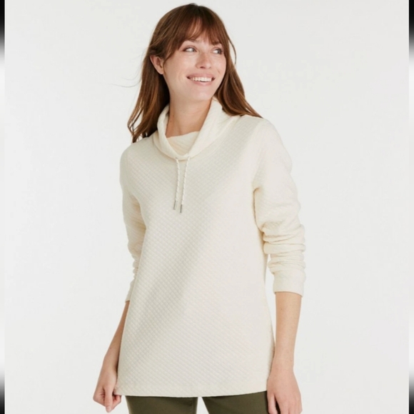 L.L. Bean Tops - L.L. Bean Women's Softlight Quilted Top Funnelneck Pullover Cream Size Large